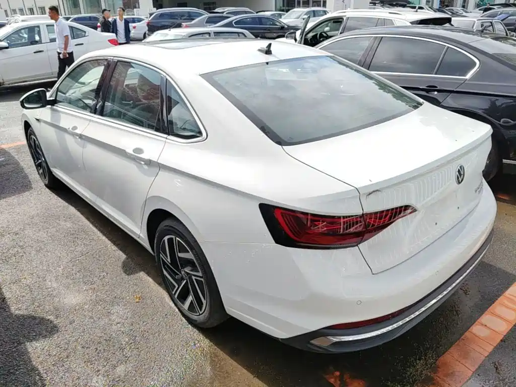 Sagitar Facelift III 300 TSI DSG Transcend