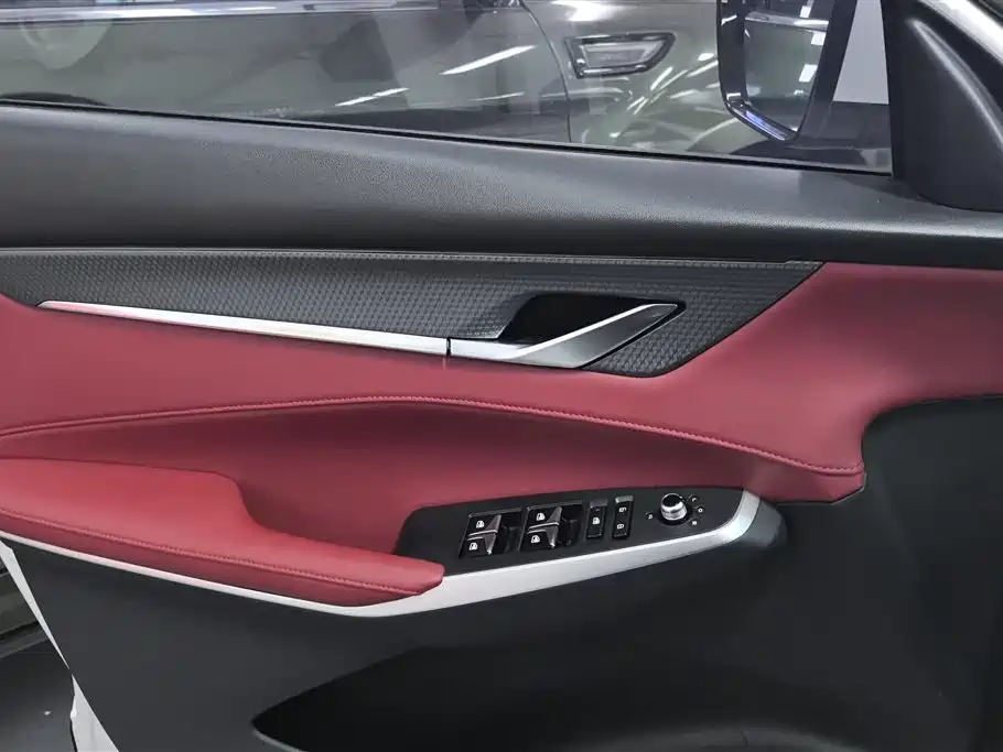 Changan CS75 PLUS 2 nd Gen 1.5 T Auto Distinguished