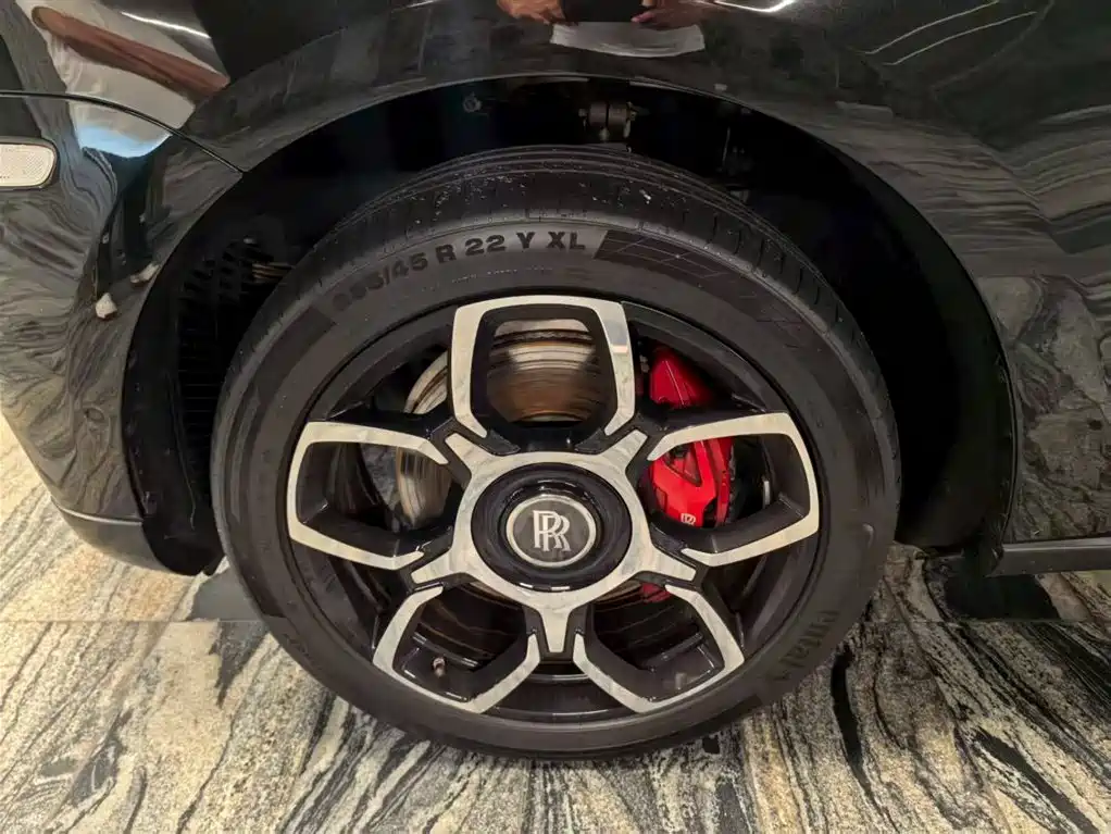 Cullinan Black Badge