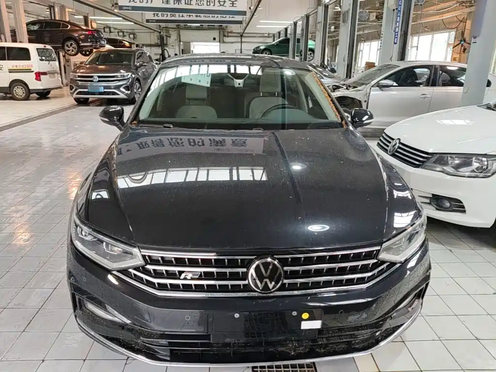 Magotan 200 10 K Commemorative 330 TSI DSG Luxury