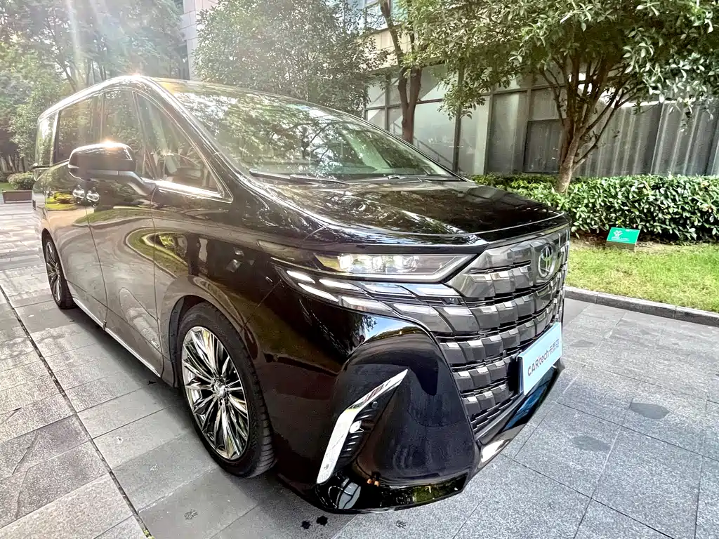 Alphard Dual Engine 2.5 L Premium Enjoyment