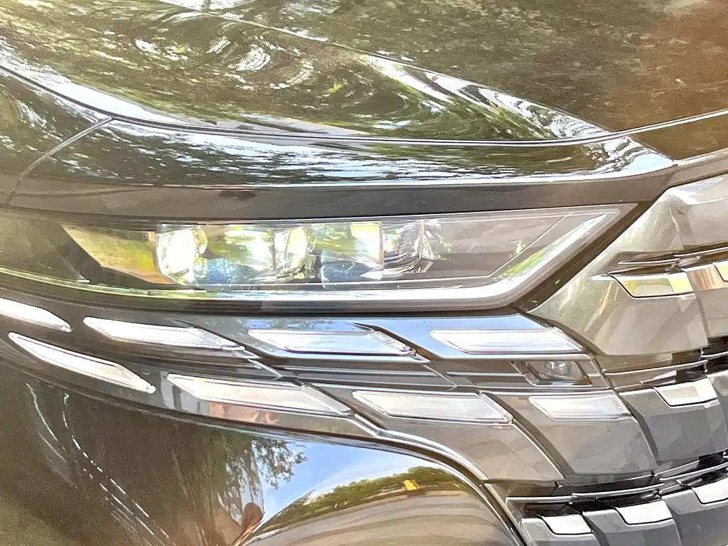 Alphard Dual Engine 2.5 L Premium Enjoyment