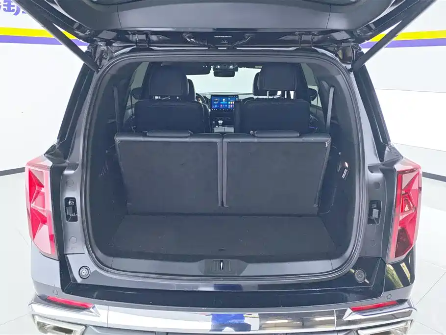 GAC Trumpchi GS8 Dual Engine Series 2.0 TM 2 WD Distinguished (6-seat)