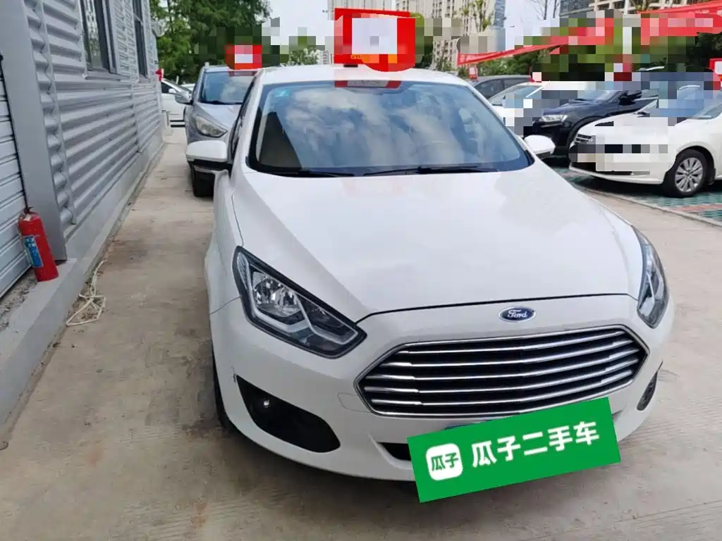 Escort 1.5 L Auto Comfort