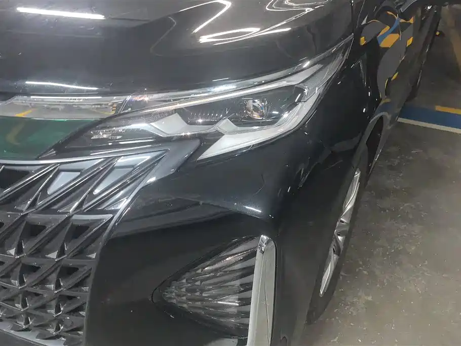 Sienna 2.5 L Hybrid 4 WD Distinguished