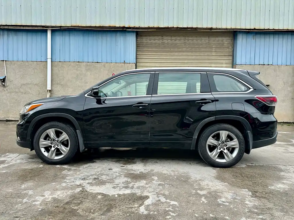 Highlander 2.0 T 4 WD Luxury 7-seat