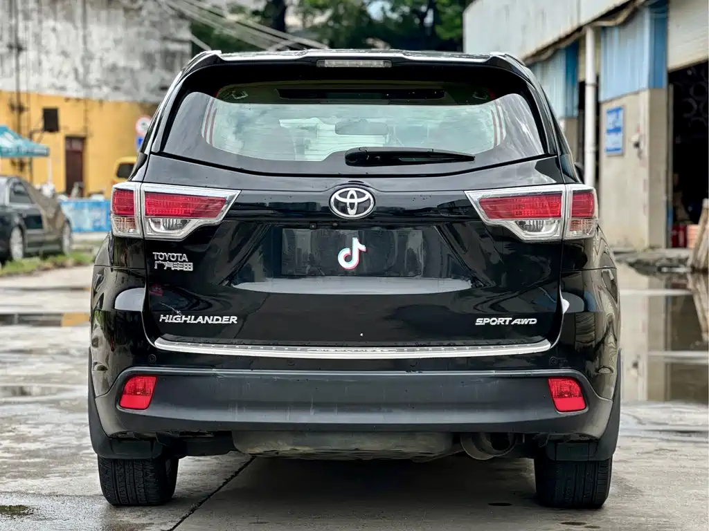 Highlander 2.0 T 4 WD Luxury 7-seat