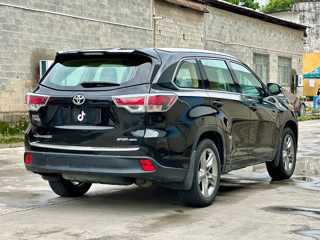 Highlander 2.0 T 4 WD Luxury 7-seat