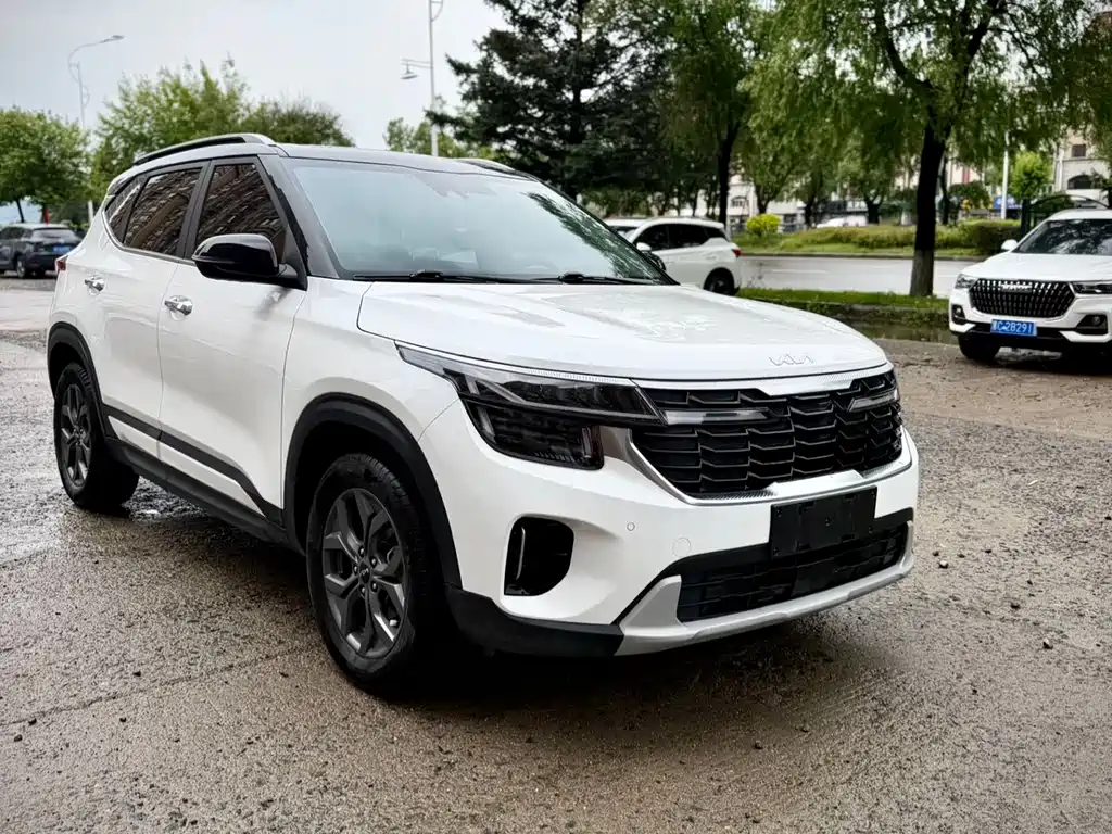 Seltos 1.5 L CVT Luxury