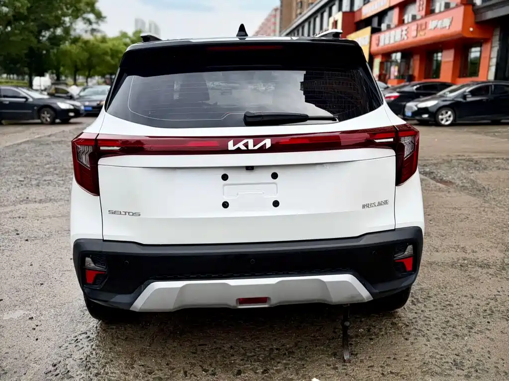 Seltos 1.5 L CVT Luxury