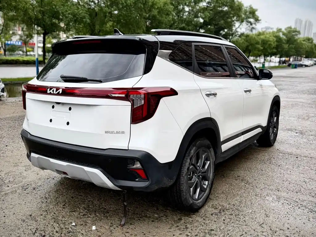 Seltos 1.5 L CVT Luxury