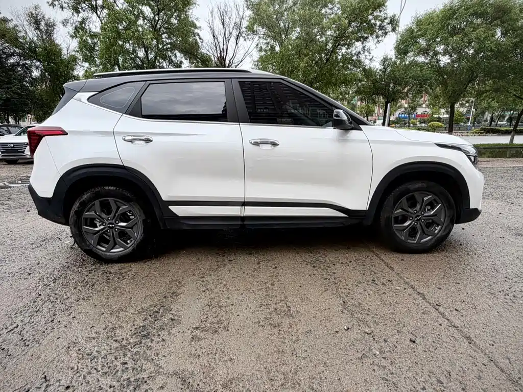 Seltos 1.5 L CVT Luxury