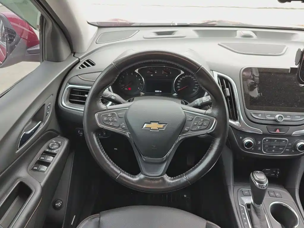 Equinox 探界者 2017款 550 T 自动四驱捍界版