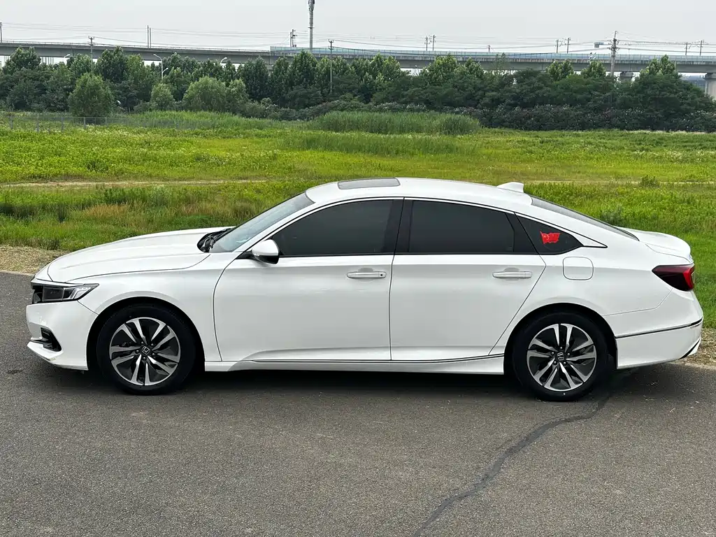 Accord Sharp· Hybrid 2.0 L Sharp Leading