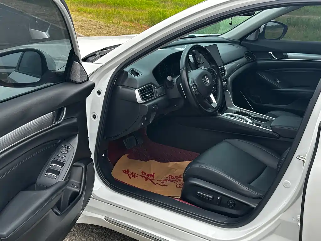 Accord Sharp· Hybrid 2.0 L Sharp Leading