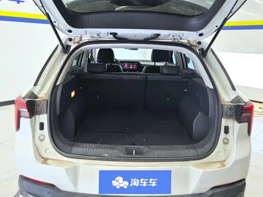 Besturn T55 奔腾T55 2022款 1.5 T 自动飞跃款