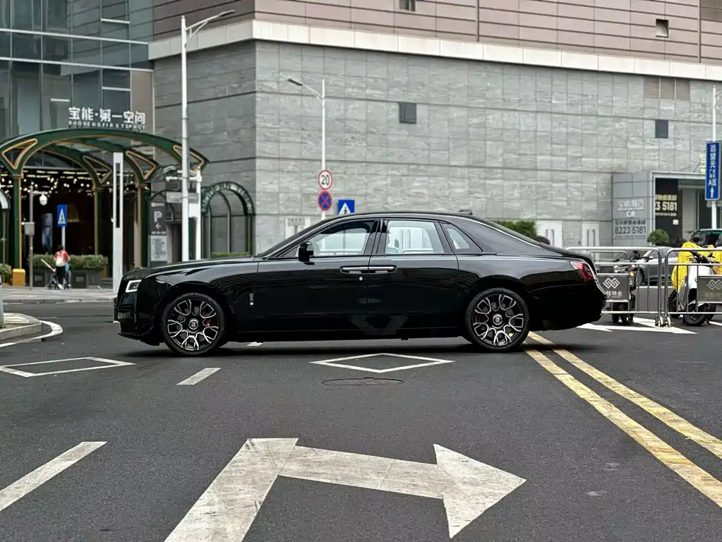 Ghost 6.7 T Black Badge