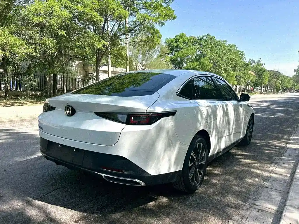 Eado 1.5 T GDI Auto Distinguished