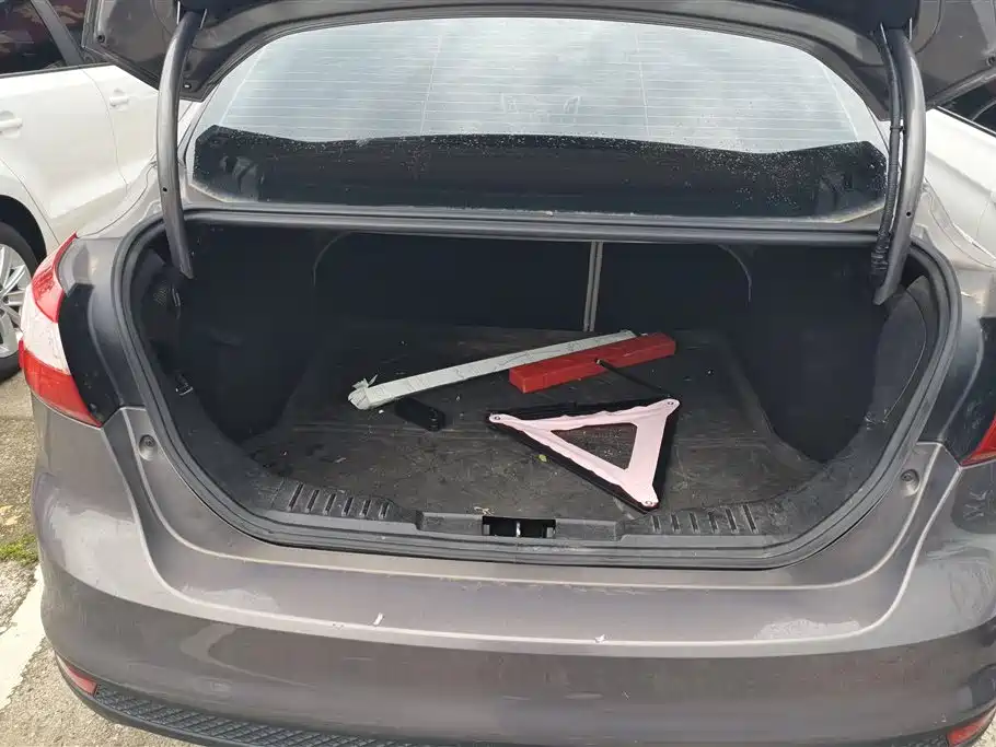 Focus Sedan 1.6 L Auto Style