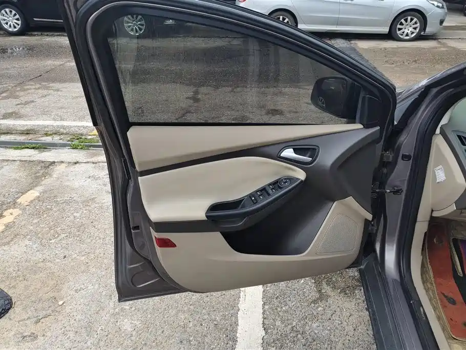 Focus Sedan 1.6 L Auto Style