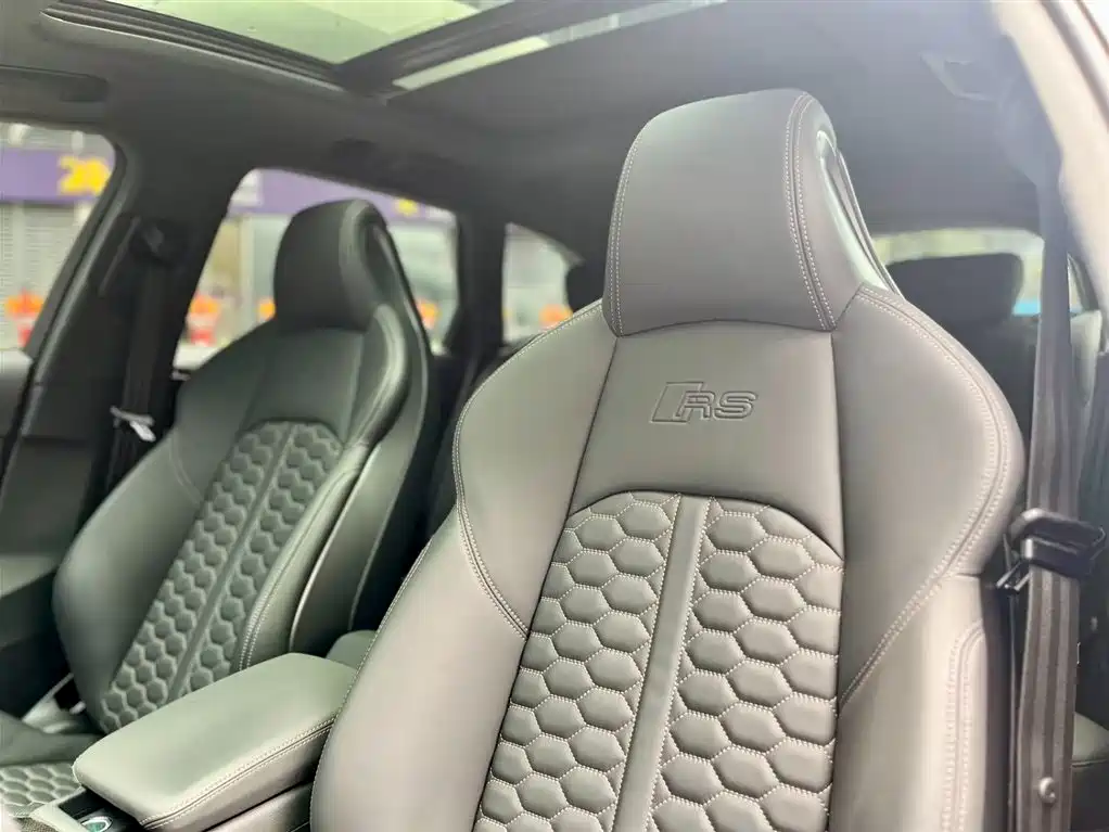 Audi RS 4 RS4 Avant Dark Gold