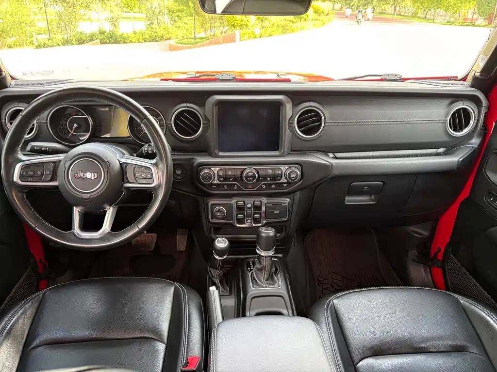 Wrangler 2.0 T Sahara 4-door
