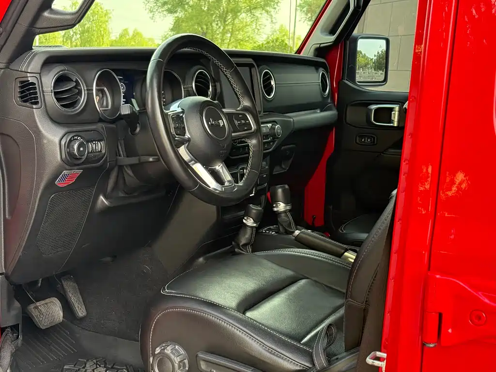 Wrangler 2.0 T Sahara 4-door