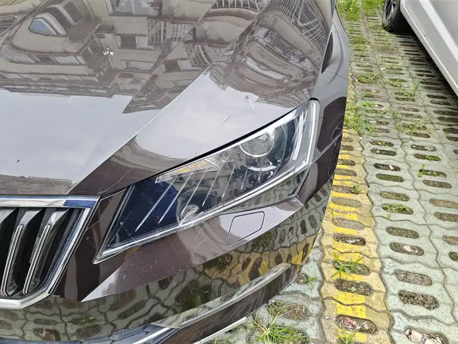 Superb TSI330 DSG Smart Travel