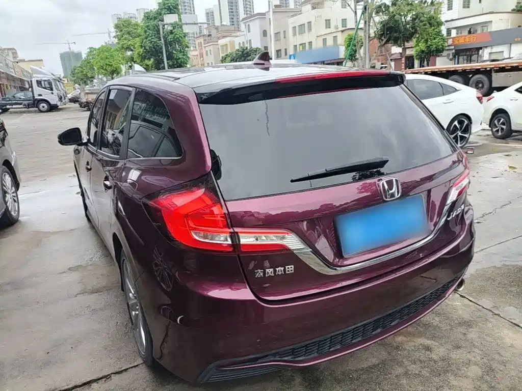 Jade 1.8 L Auto Comfort 5-seat