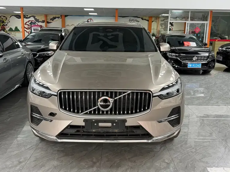 Volvo XC60 B5 4 WD Smart Ease Luxury