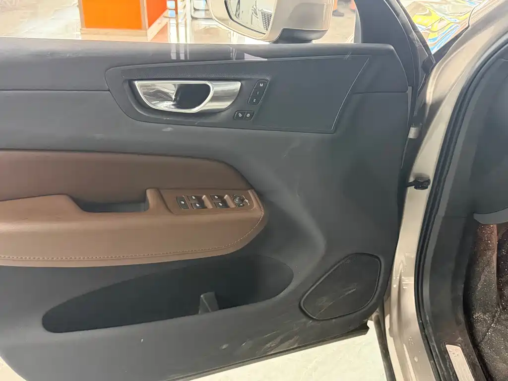 Volvo XC60 B5 4 WD Smart Ease Luxury