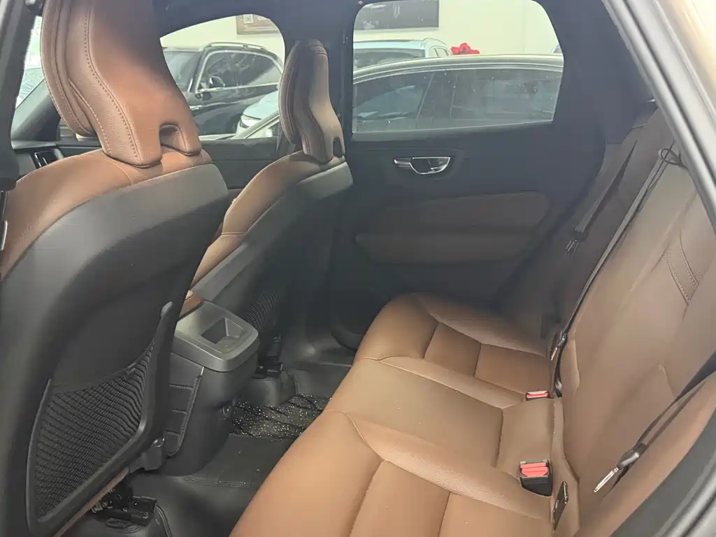 Volvo XC60 B5 4 WD Smart Ease Luxury