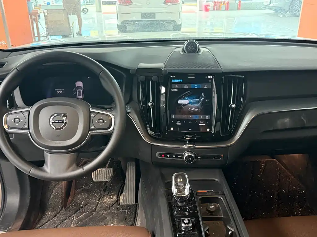 Volvo XC60 B5 4 WD Smart Ease Luxury