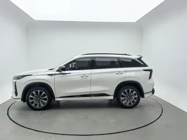 Changan CS75 PLUS 3 rd Gen Champion 1.5 T Smart Drive Power Navigation