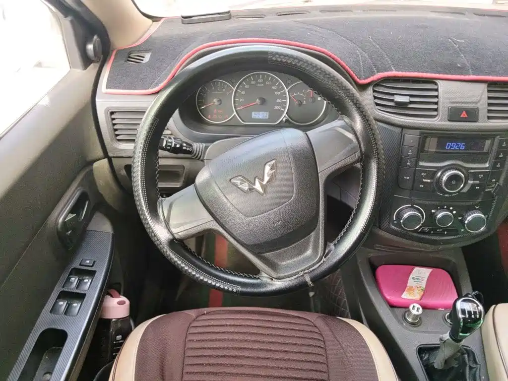 Wuling Hongguang 1.5 L S1 Standard CN-V