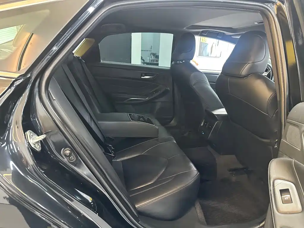 Avalon 2.0 L Luxury