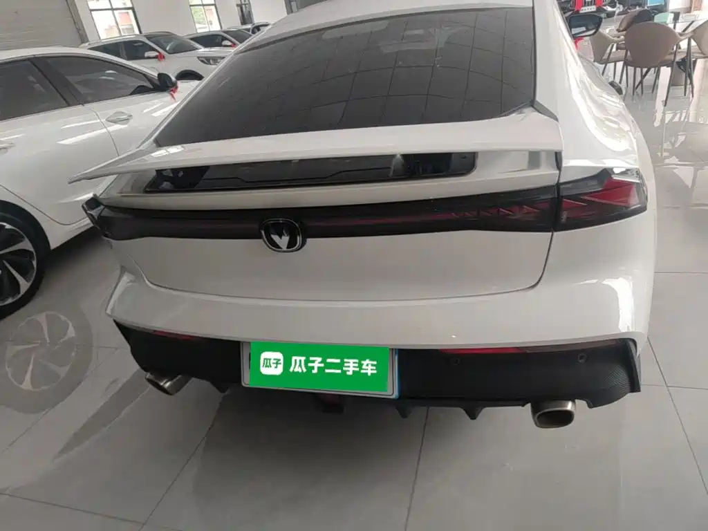 Changan UNI-V 1.5 T Premium