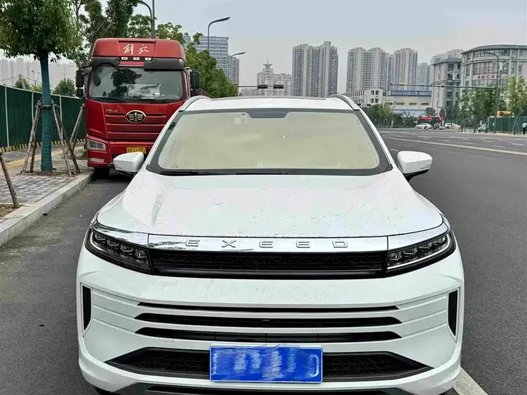 Exeed Zhuifeng Ride the Wave 1.5 T CVT Good Fortune Peanut