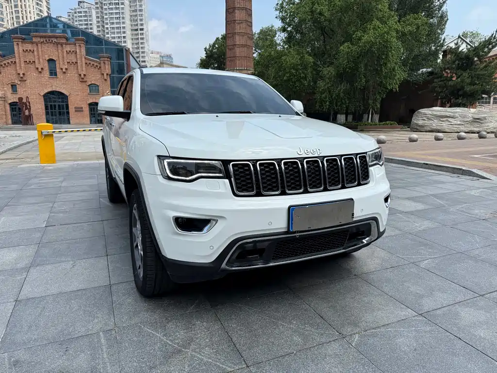 Grand Cherokee (Import) 3.0 L Elite Navigation