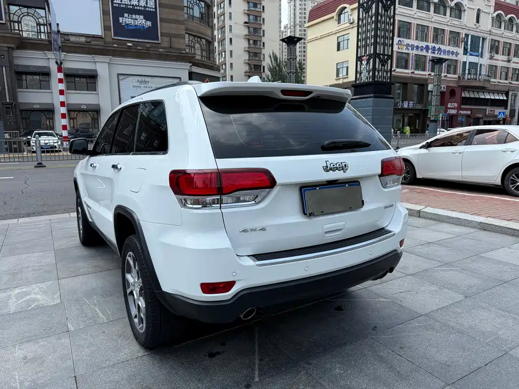 Grand Cherokee (Import) 3.0 L Elite Navigation