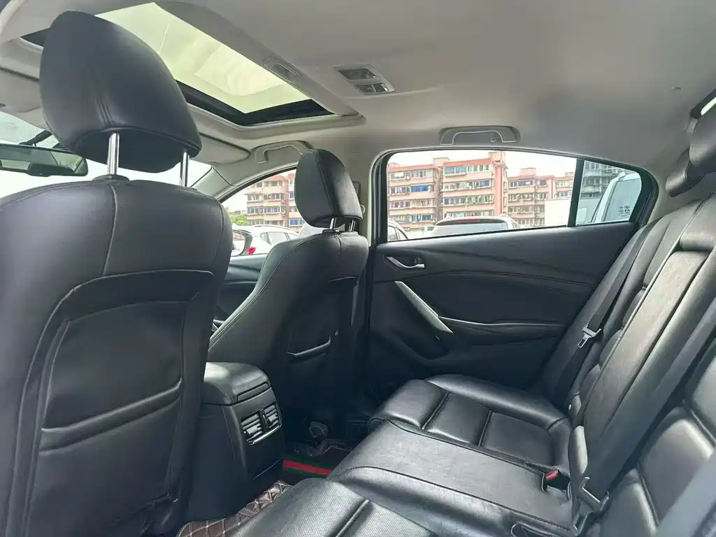 Atenza 2.0 L Blue Sky Luxury