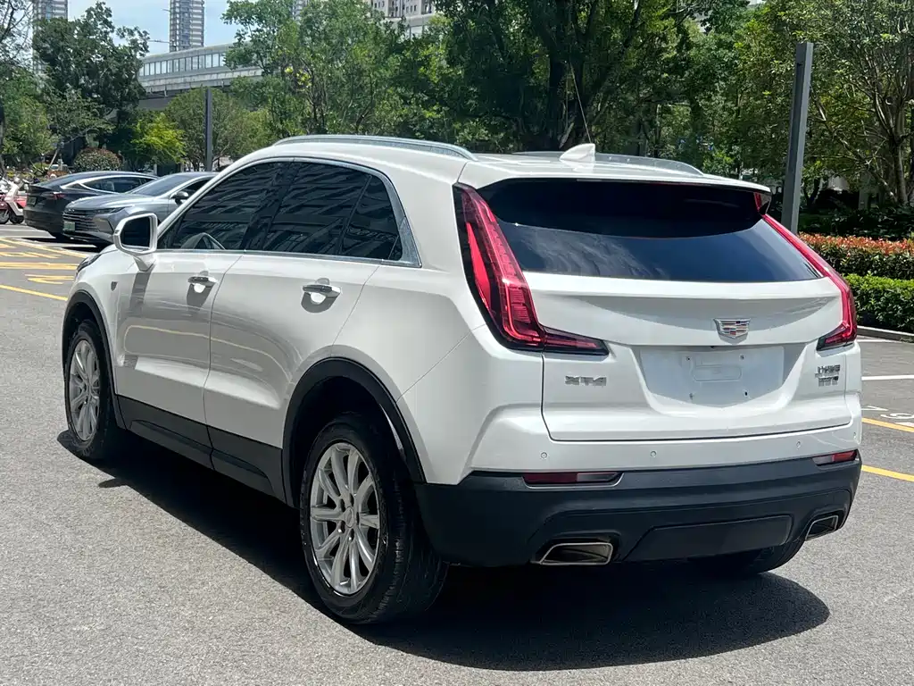 Cadillac XT4 28 T 2 WD Tech