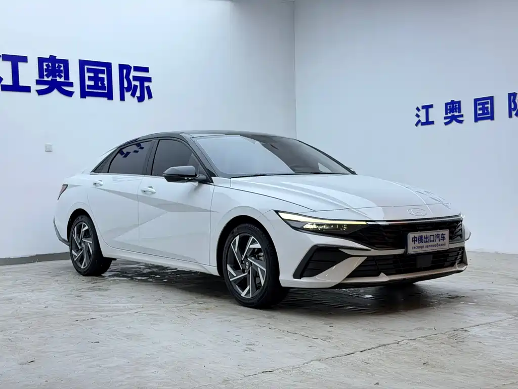 Elantra 1.5 L CVT LUX Distinguished