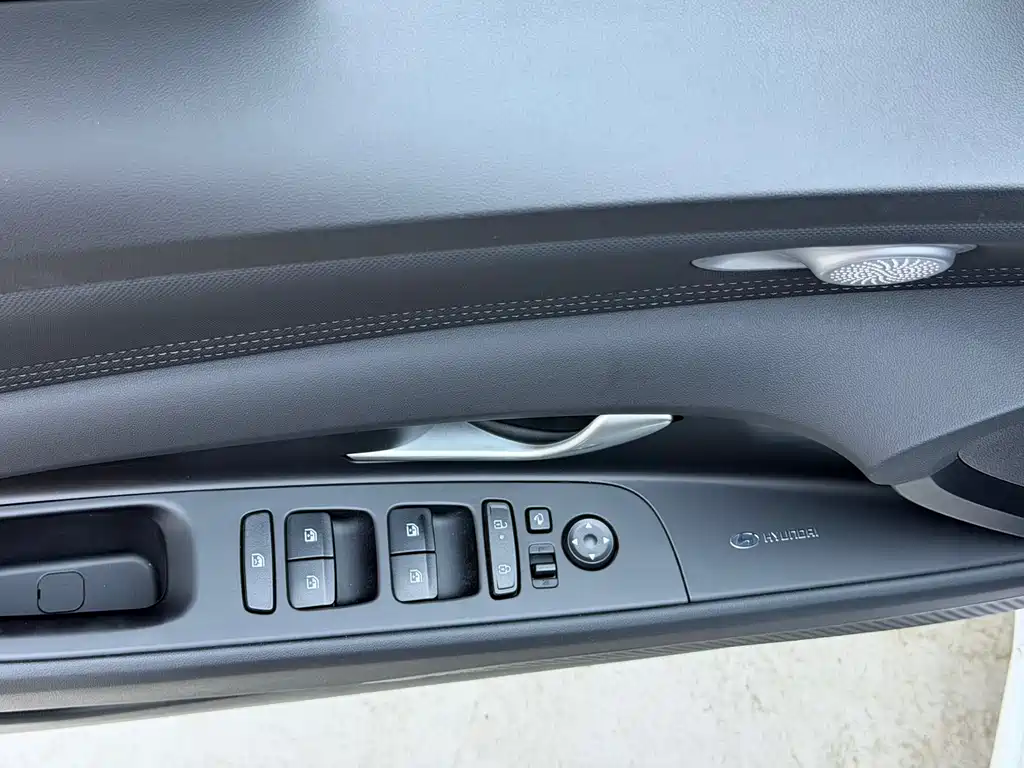 Elantra 1.5 L CVT LUX Distinguished
