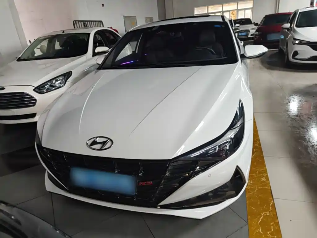 Elantra 240 TGDi DCT LUX Distinguished