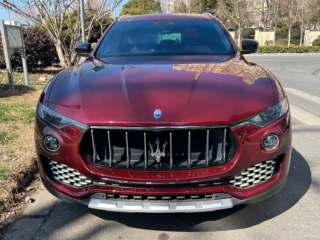 Levante 3.0 T Standard