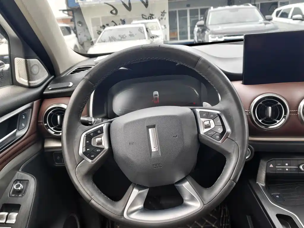WEY VV6 2.0 T 2 WD Smart Joy +