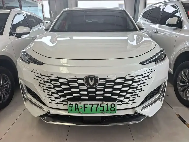 Changan UNI-K iDD Blue Whale iDD 130 km 1.5 T Distinguished