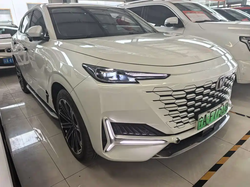 Changan UNI-K iDD Blue Whale iDD 130 km 1.5 T Distinguished