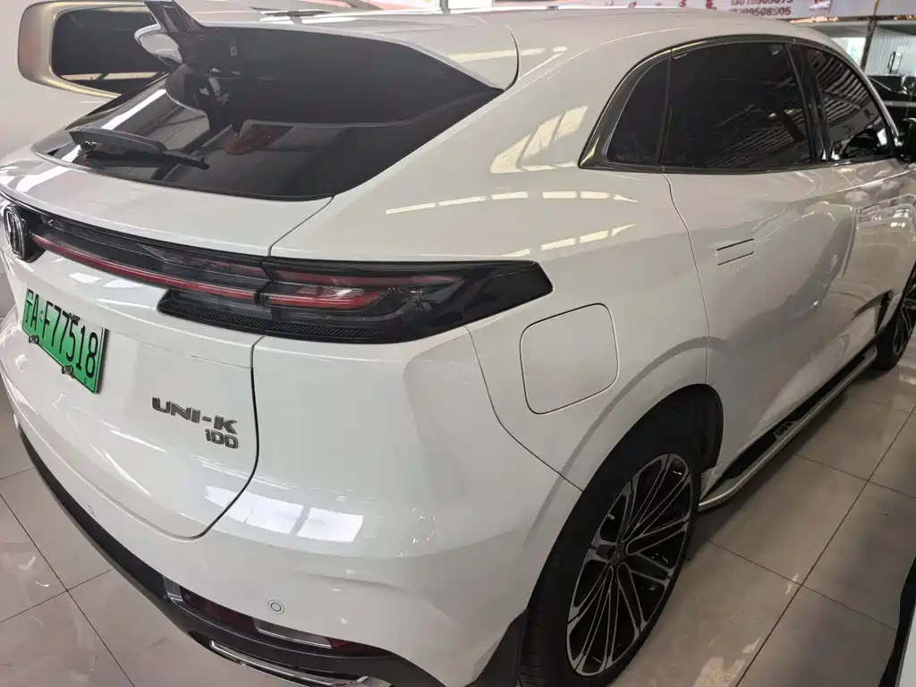Changan UNI-K iDD Blue Whale iDD 130 km 1.5 T Distinguished